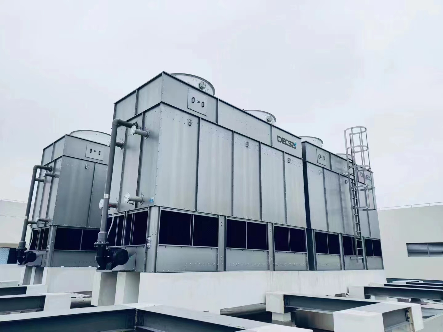 解析玻璃鋼冷卻塔破裂的原因(玻璃鋼冷卻塔噪聲標(biāo)準(zhǔn))